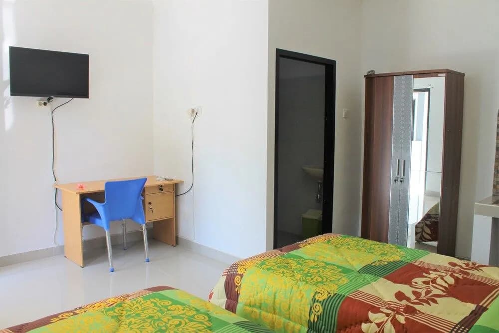Yuliana Homestay - photo 25