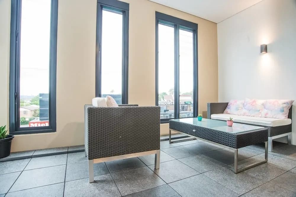 Oud Wood Apartment - photo 6