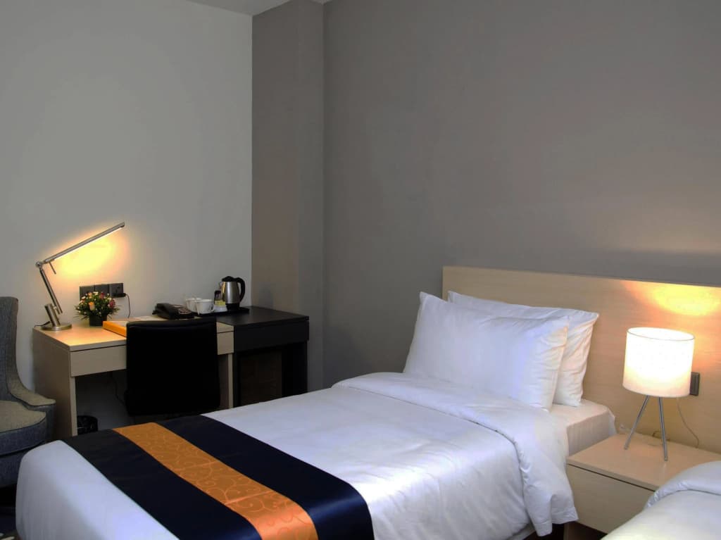 Pacific Express Hotel Central Market - photo 2