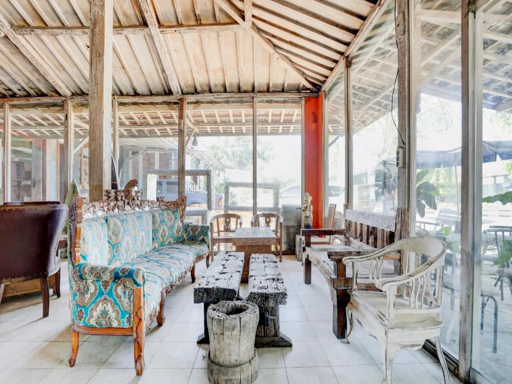 OYO 90363 Nira Guest House Sanur Bali - photo 15