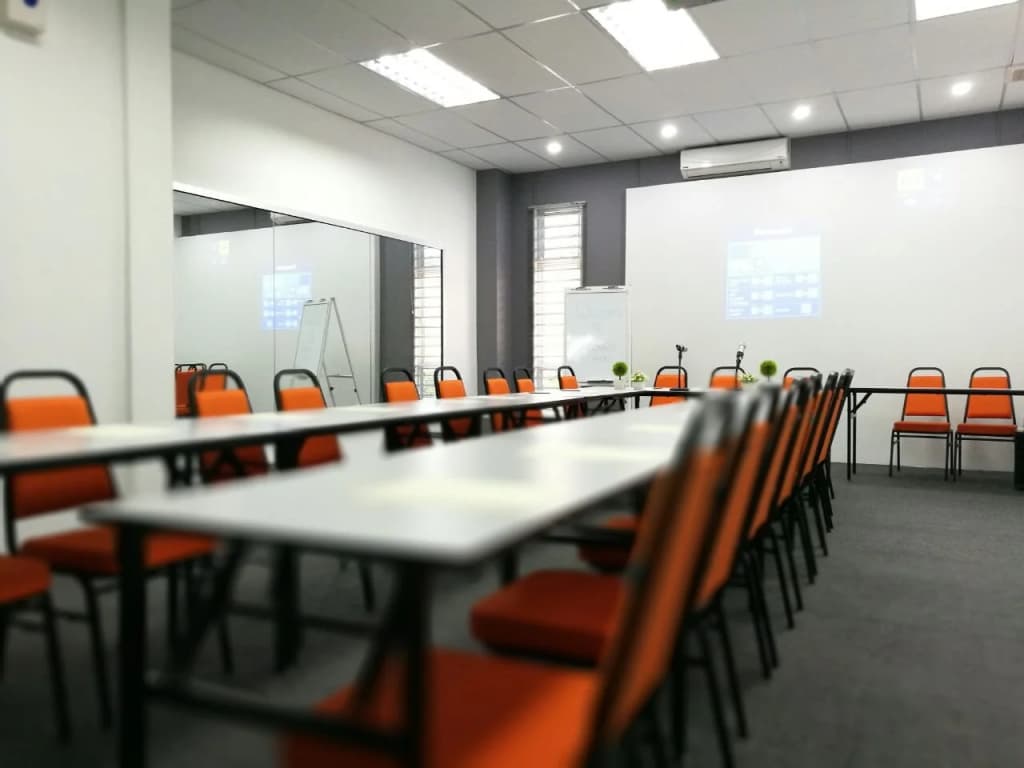 Big Orange Hotel - photo 13