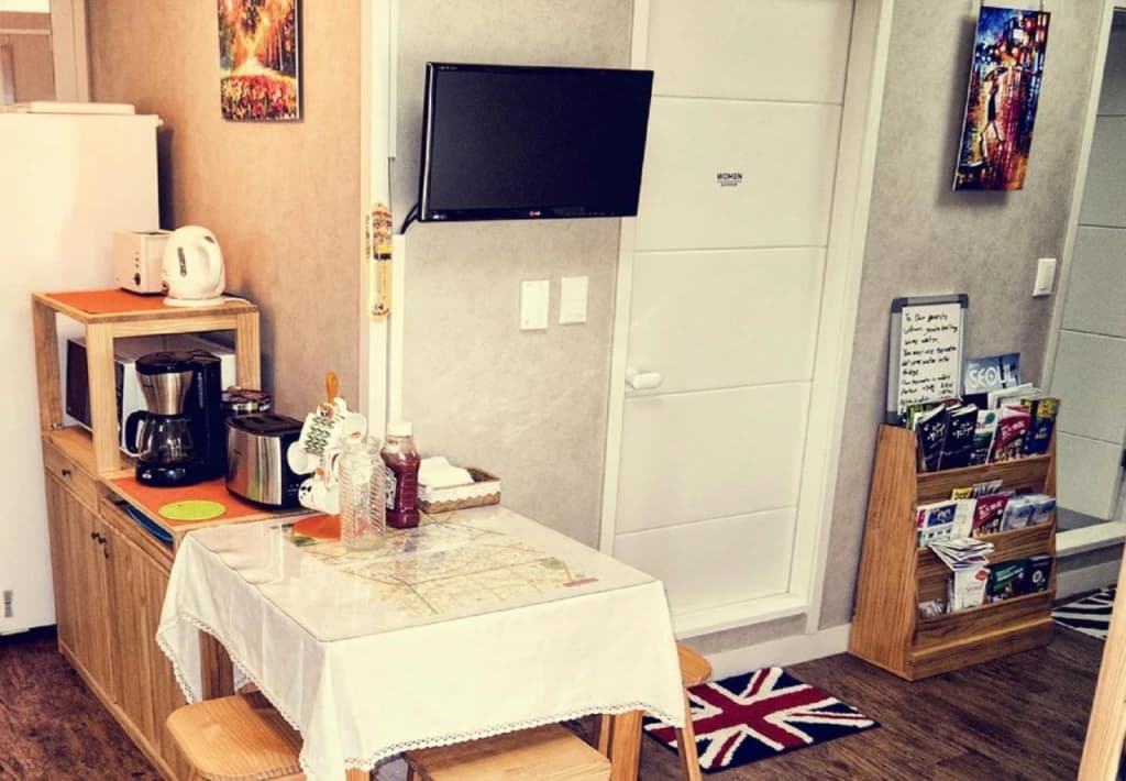 Br. Guesthouse Hongdae - photo 18