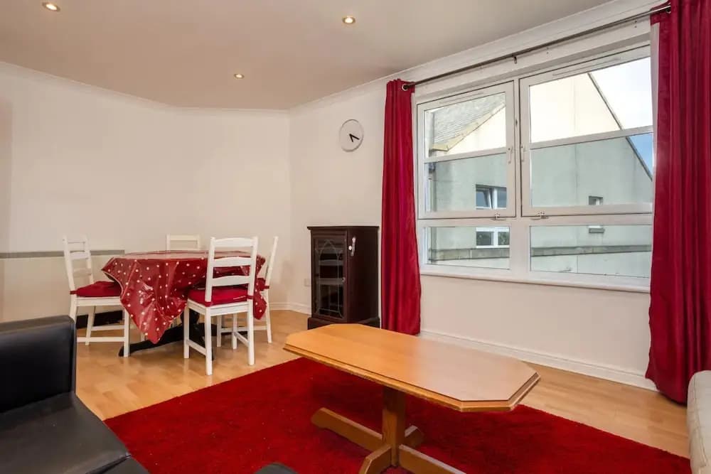 Stylish 2 Bedroom Apartment Near the City Centre - photo 4