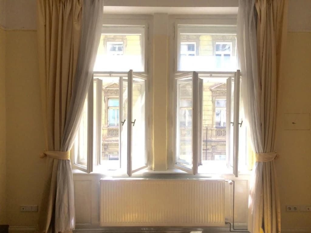 Historic centre-spacious apartment - photo 2
