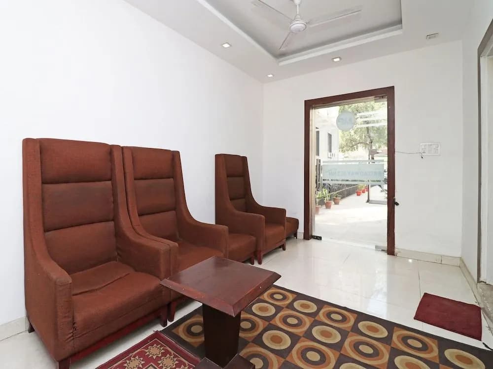 OYO 12532 Imperial Inn - photo 10