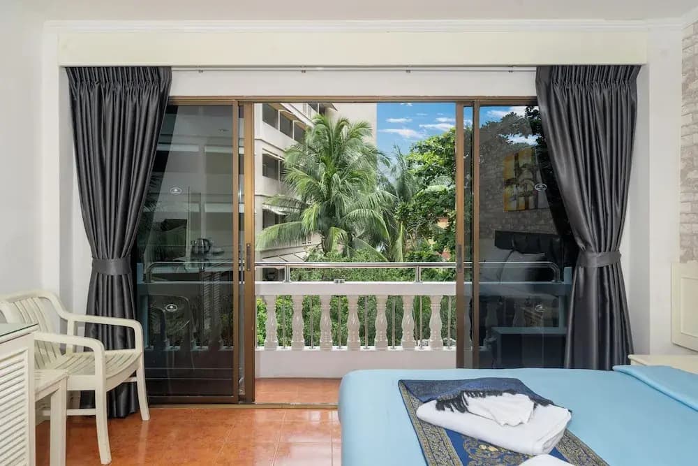 Patong Central Residence & Apartment - photo 6