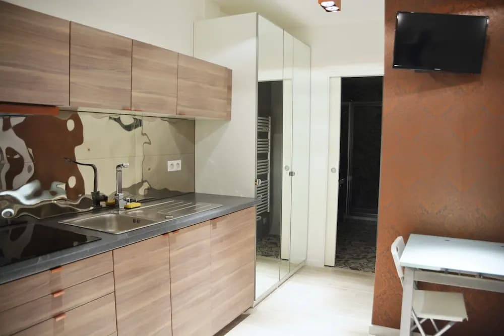 Bourgogne - Your Home in Paris - photo 2