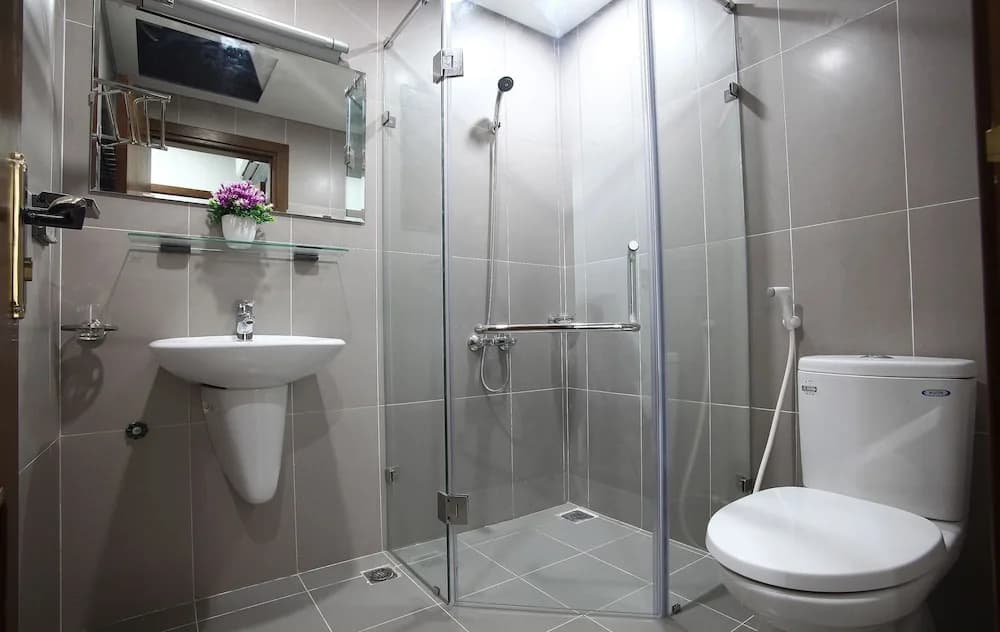 Ur Hanoi Service Apartment - photo 9