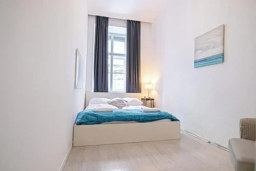 Budget 1BR Near Belvedere Palace - photo 2