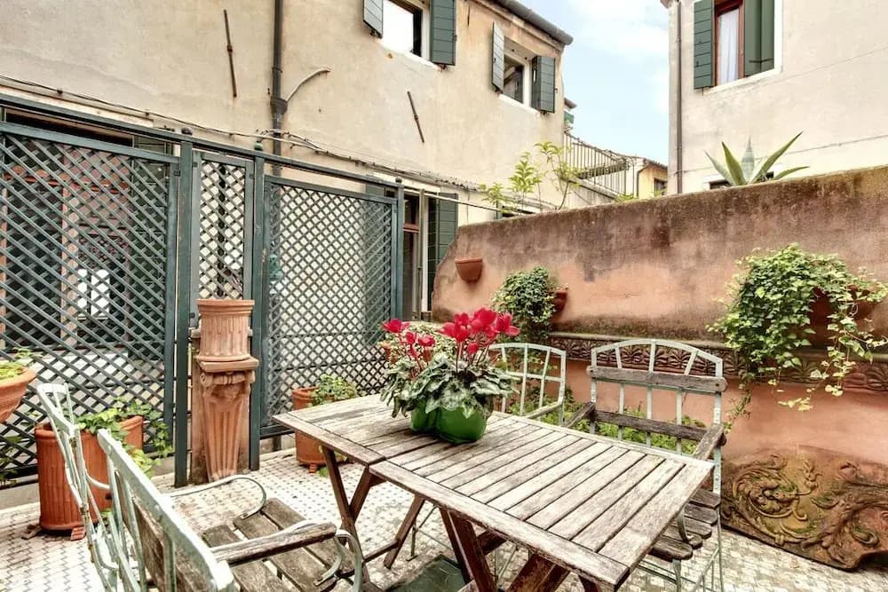 Venetian House With Terrace - photo 20