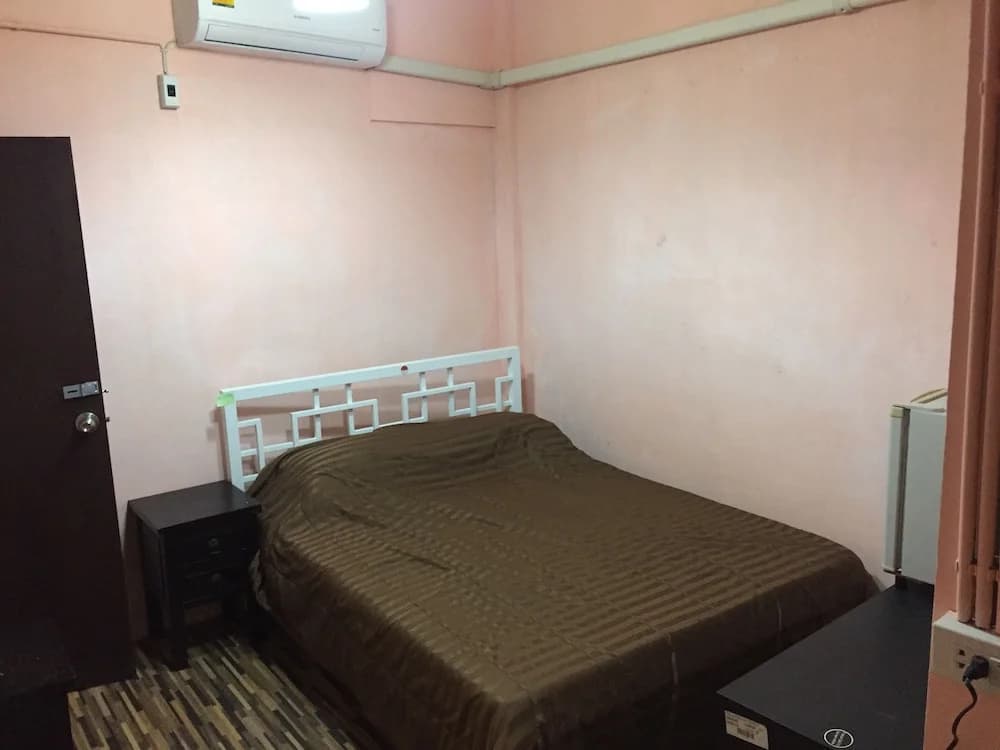 Big Orange Localstay at Siam - photo 3