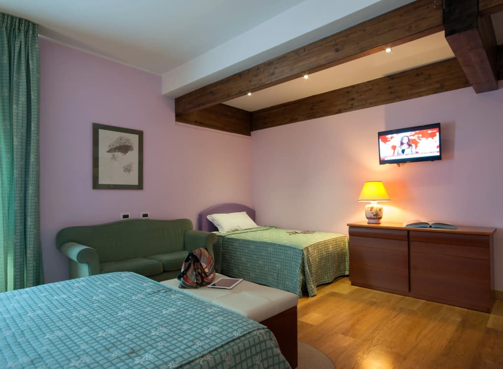 Hotel La Pergola - photo 17