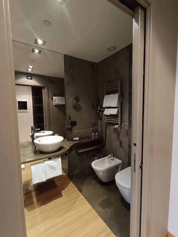 Best Western Plus The Hub Hotel - photo 10