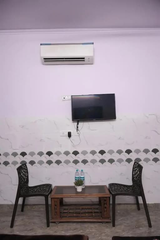 Surya inn - photo 19
