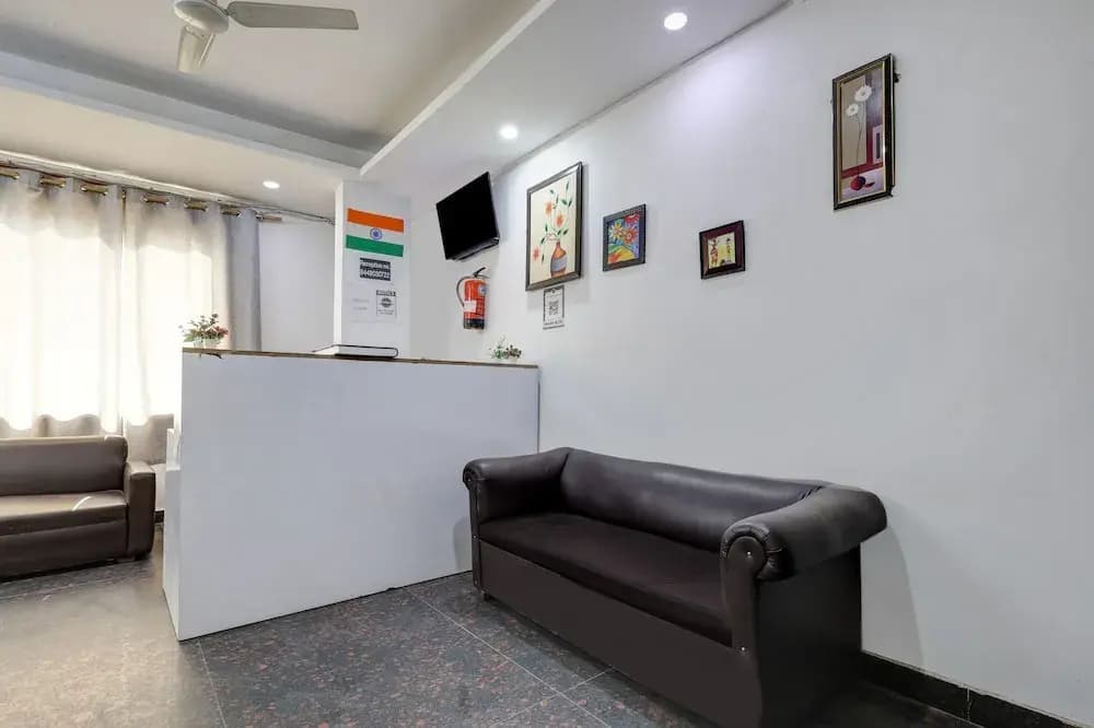 Mauryan Elite Hotel Qutab Minar Metro Station - photo 15