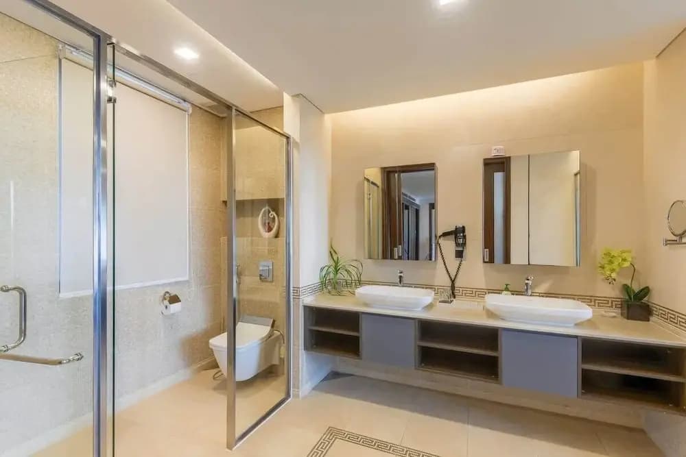 Luxe 6BR Beachfront Villa: Group Getaway Haven - photo 17