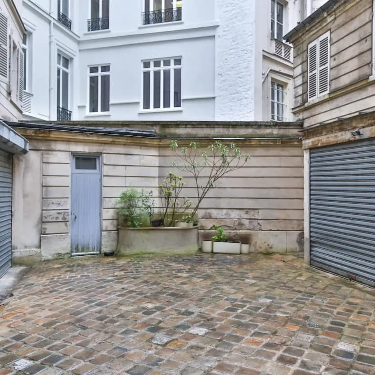 Secret Villiers I Stylish 2 Bed Apt in Villiers - photo 16