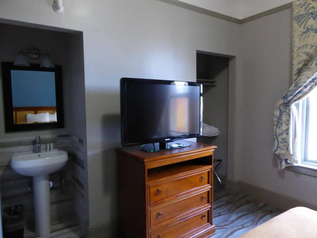 Ram's Hotel - photo 3
