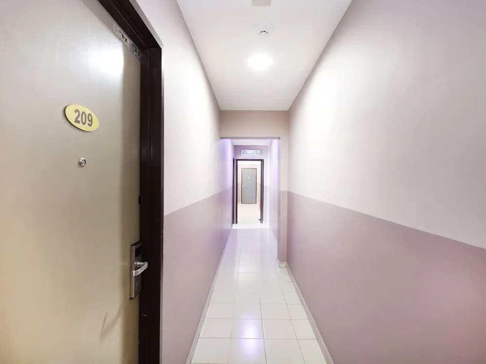 OYO 816 Hotel De Kiara - photo 13