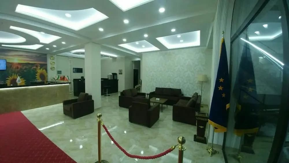 Royal Sky Hotel - photo 1