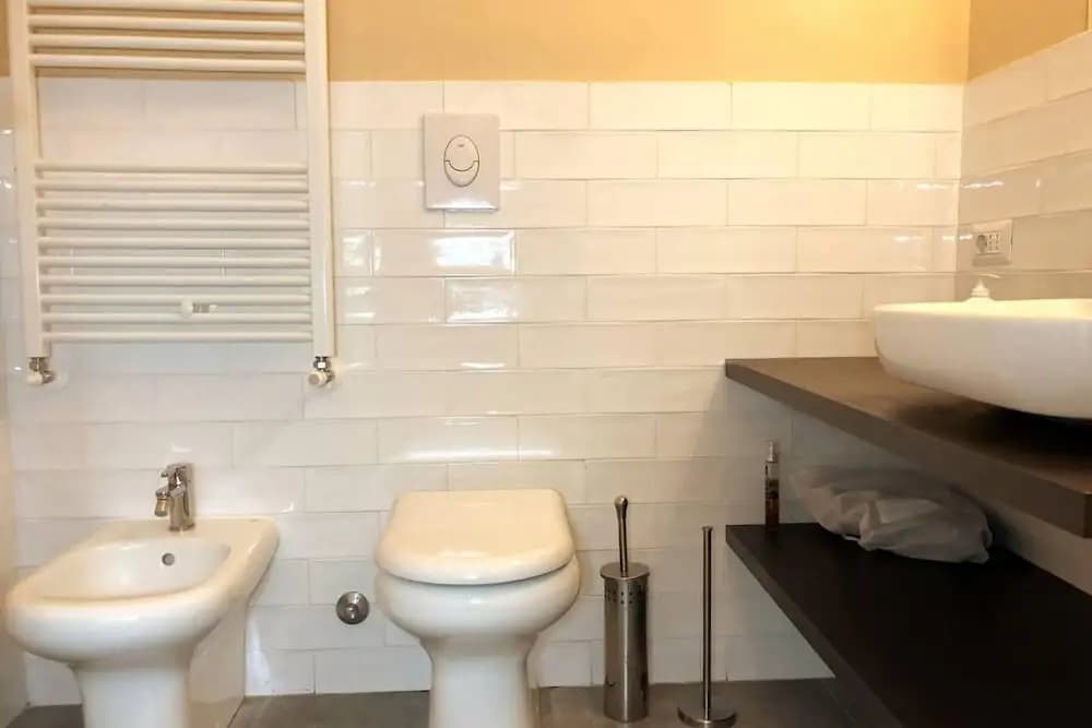 Inviting 2-bed Apartment in Milano - photo 6