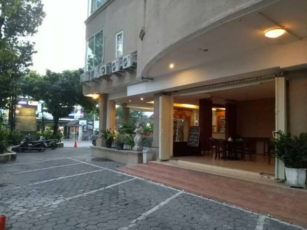 Puri Dibia Hotel - photo 1