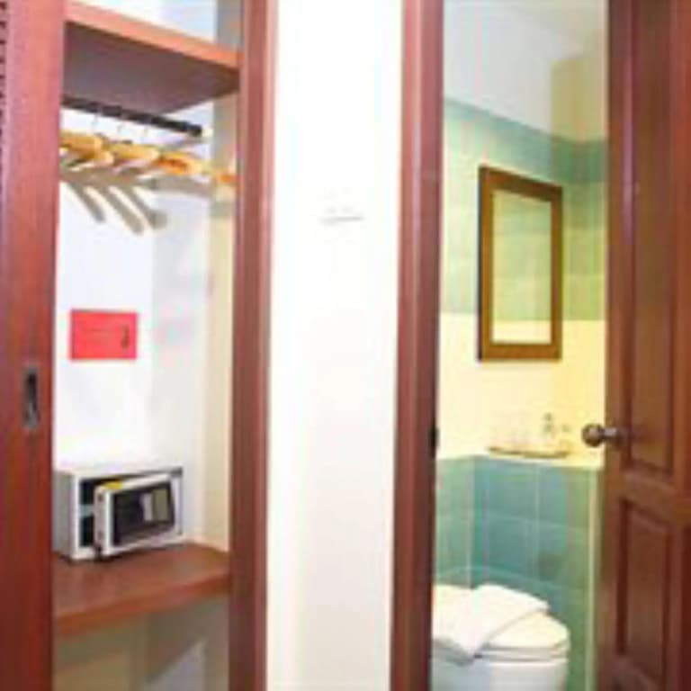 Hathai House Resort - photo 6