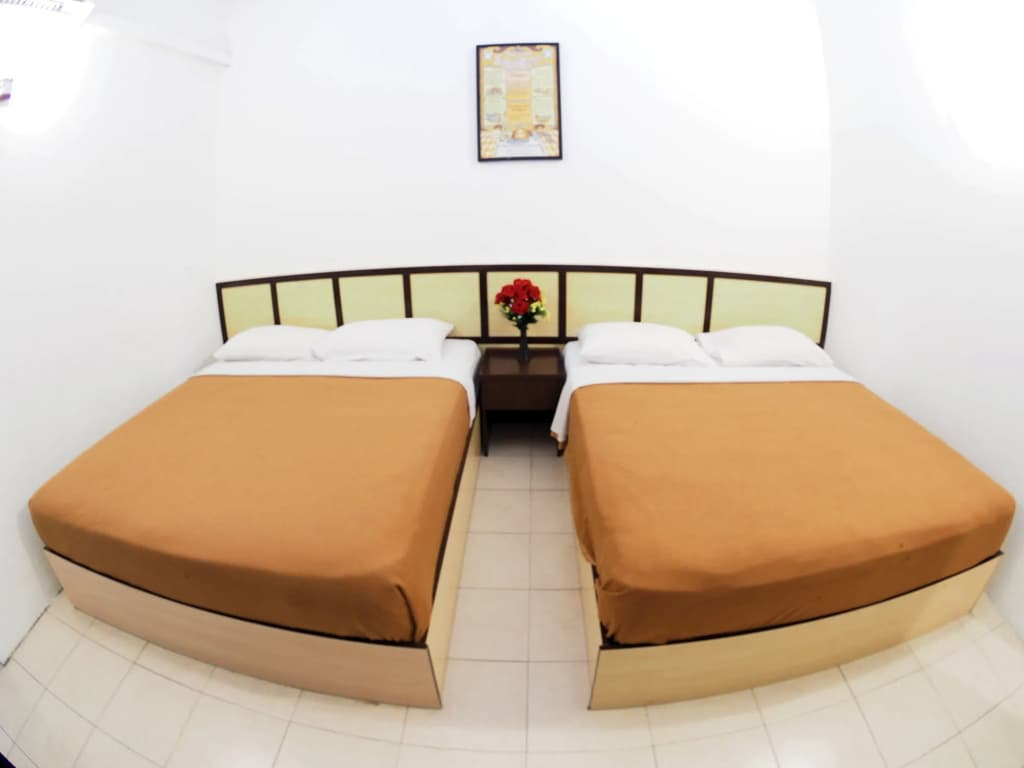Hash House Hotel - photo 4