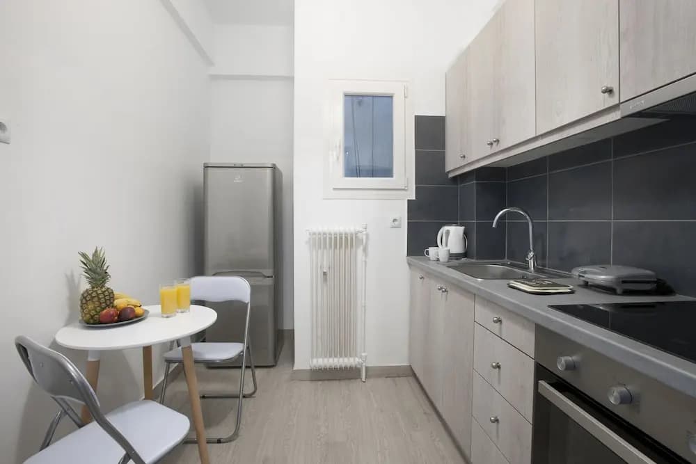 Kolonos - A Renovated Apartment - photo 9