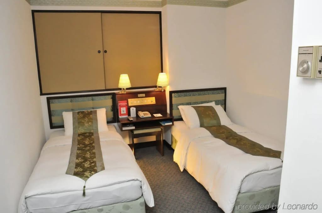 Evergreen Hotel - photo 3