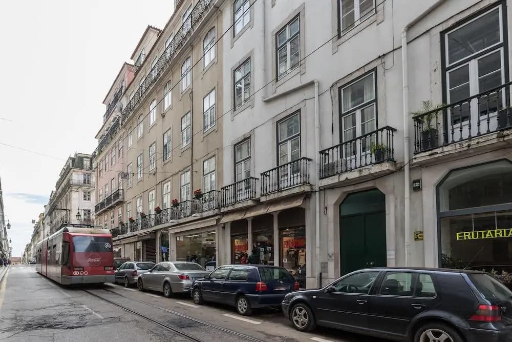 Baixa Modern Three-Bedroom Apartment - by LU Holidays - main photo