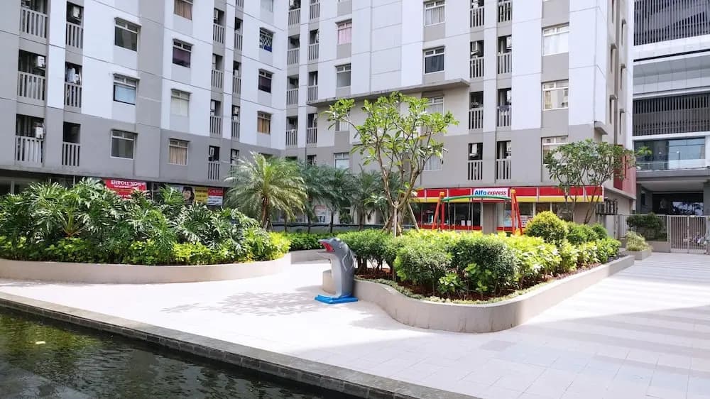 Warm And Cozy Stay Studio Green Bay Pluit Apartment - photo 11