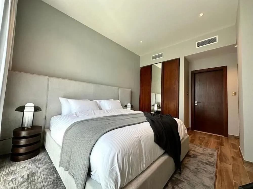 Panoramic 2BR with Marina View - photo 5
