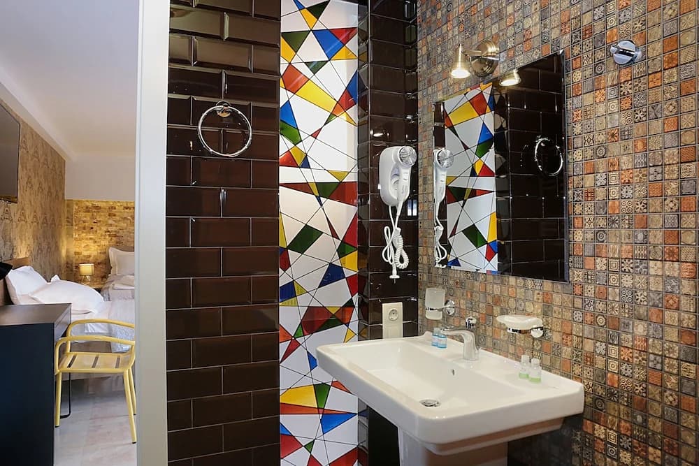 G-Old Town Hotel - photo 8