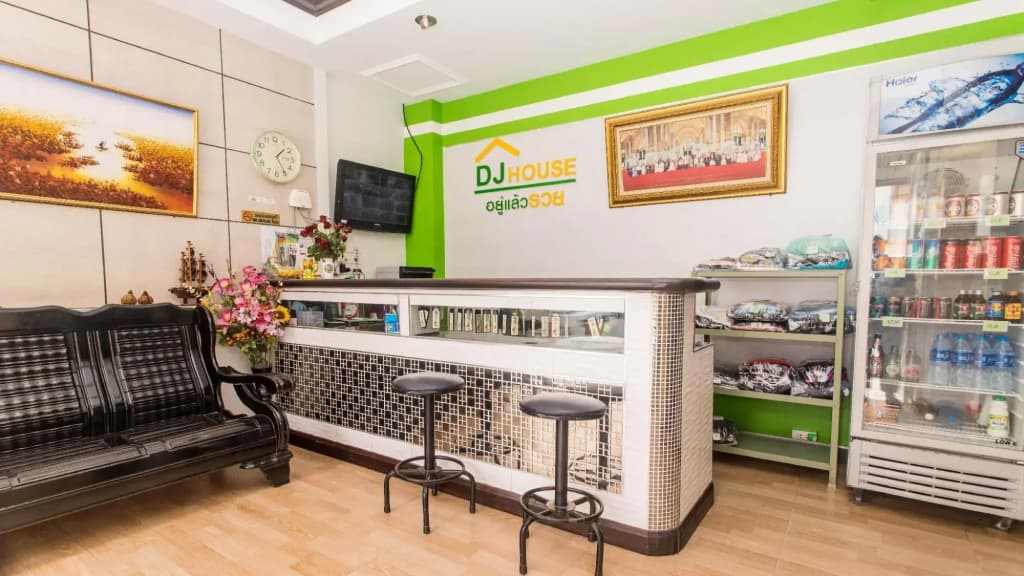 D.J. House - photo 6