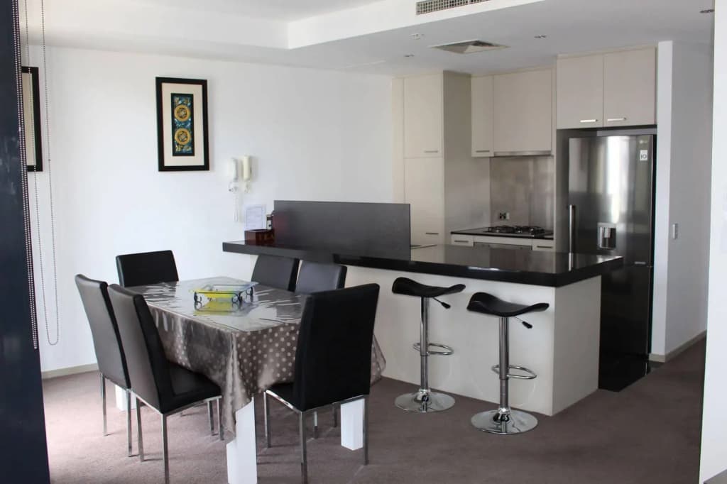 Dockland View Apartment - photo 15