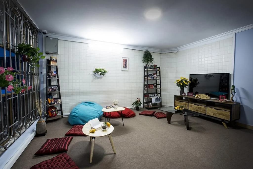 The Chi Novel Hostel - photo 15