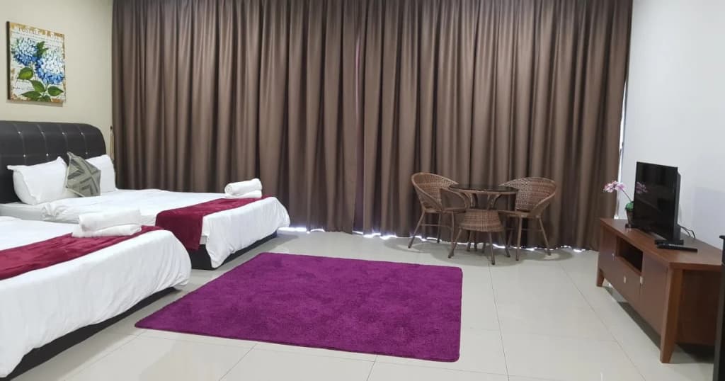 Euzmo Residences at Trefoil - photo 3