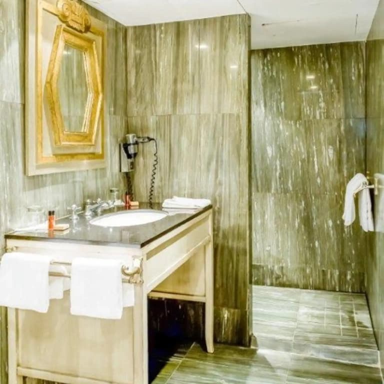 Hôtel Chateaubriand Champs Elysées - photo 9