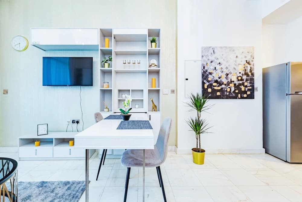 Waves - Chic Studio With Balcony Overlooking City Views - photo 21