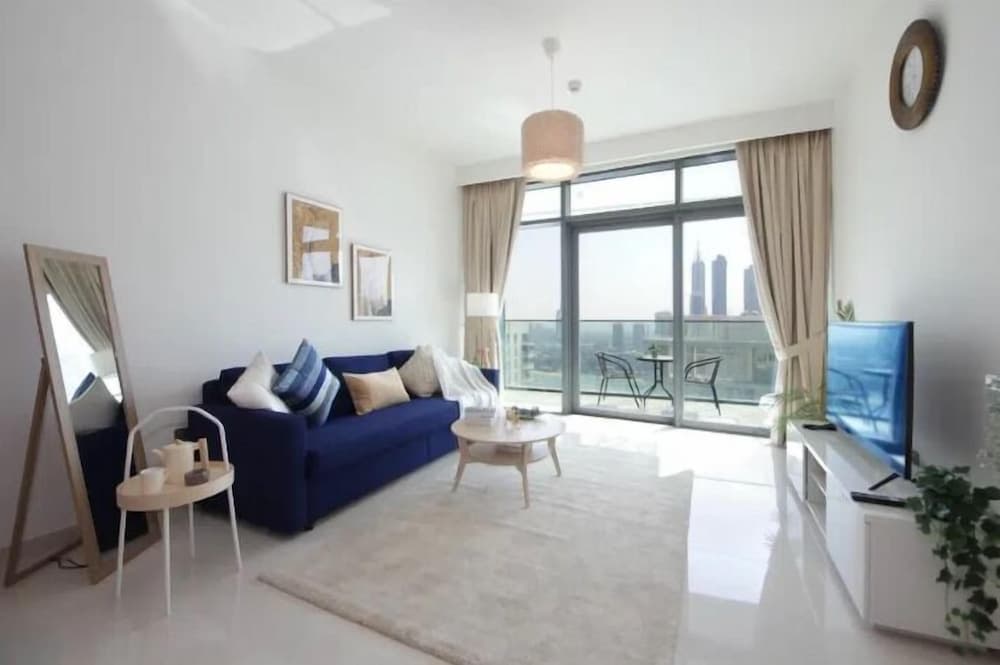 Luxury StayCation - Beachfront Apartment With Fantastic Palm Views - photo 1