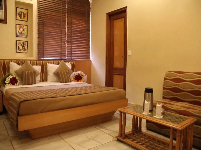 Hotel Singh International - photo 32