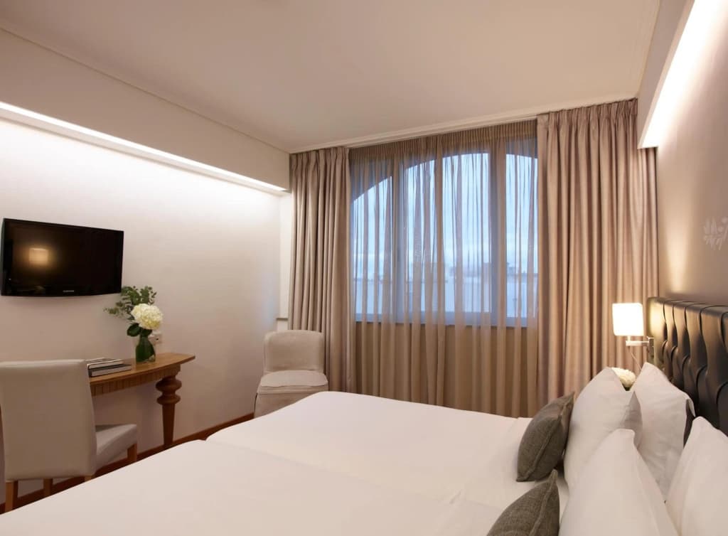 Titania Hotel - photo 35