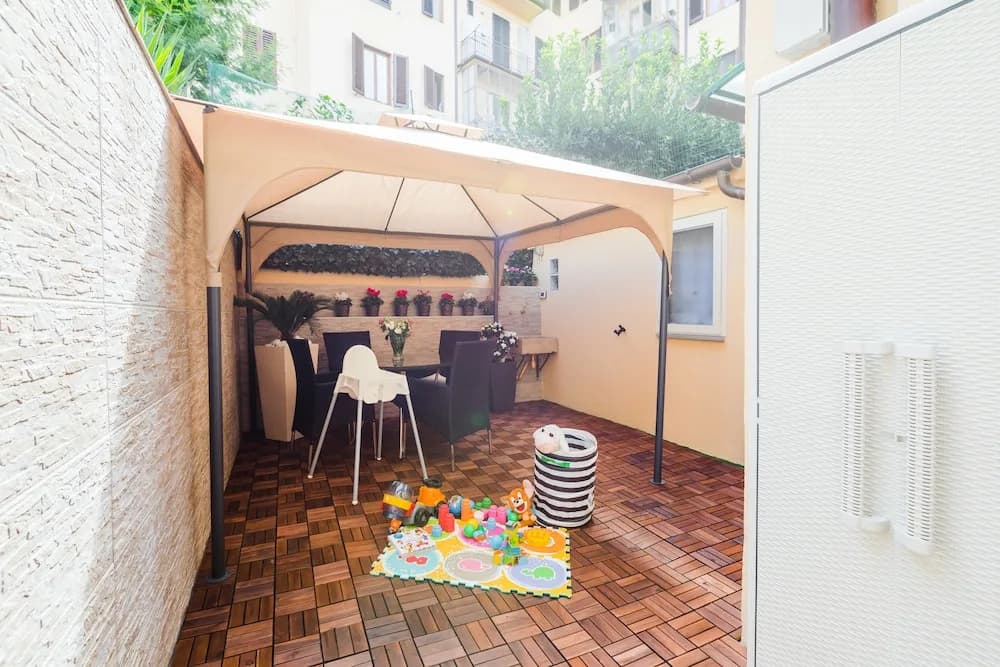 Florence Liona Apartments - photo 13