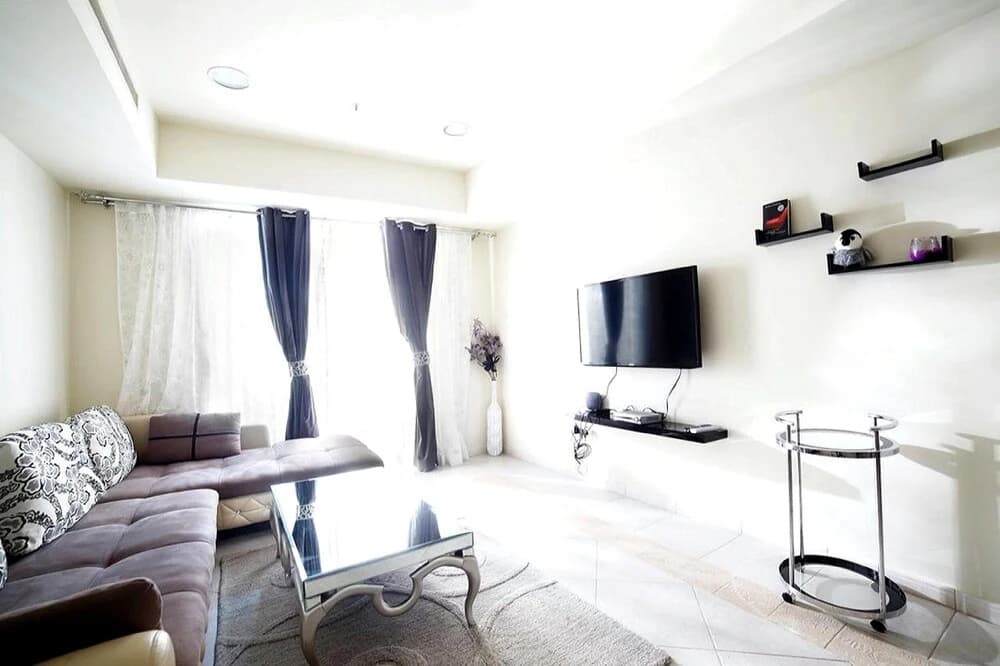 1BR Dubai Marina View Princess Tower 1609 - photo 2