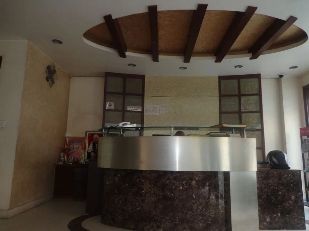 Hotel Cartel Palace - photo 2