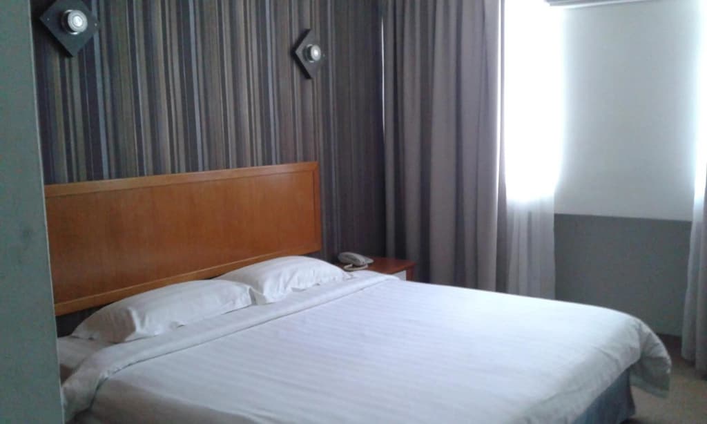 De Spring Hotel - photo 6