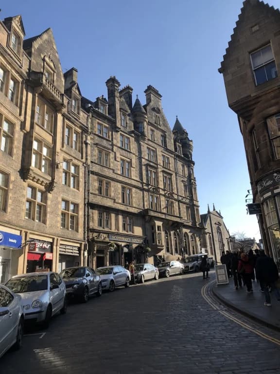 Edinburgh Old Town Apartment - photo 13