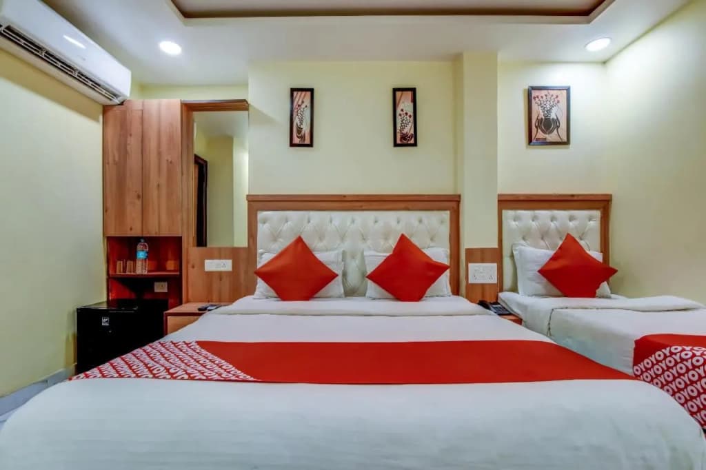 Hotel Sarthak Palace - photo 11