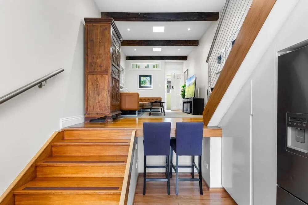 Elegant 1-bed With Study by Balmain Wharf - photo 10
